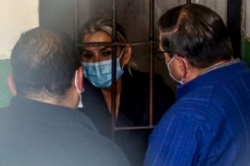 Oposición en Bolivia rechaza en bloque detención de expresidenta Jeanine Áñez