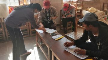 El personal capacitó al los jurados electorales. FOTO: FUENTE DIRECTA