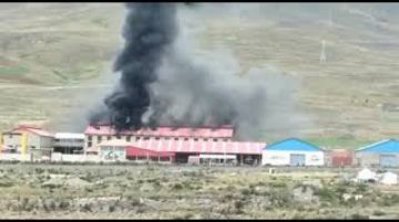 Bomberos sofoca incendio en fundidora de hierro Careaga en Potosí