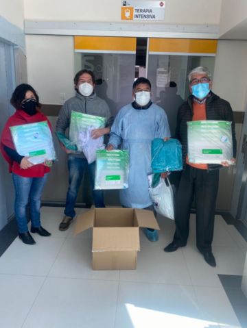 Las entregas se efectuaron a los representantes de las instituciones.