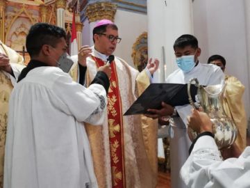 Obispo celebró la Misa Crismal en Potosí