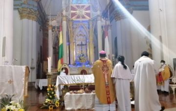 Vea la celebración de la misa de Jueves Santo en Potosí