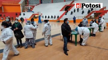 Autoridades inauguran campaña de vacunación contra el coronavirus
