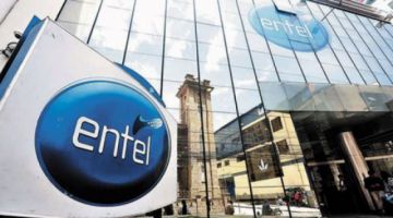 Aprehenden a funcionaria de Entel acusada por el desvío de $us 500.000