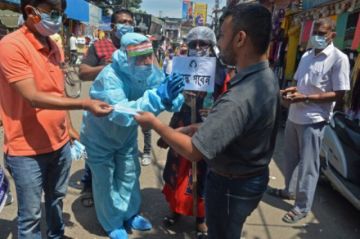 La India registra un récord de contagios por covid y Argentina, de muertes