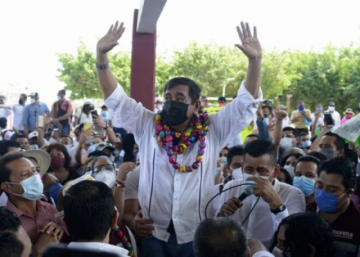 Presidente de México critica inhabilitación electoral de candidato señalado de abuso sexual