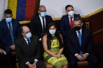 Exministro de Chávez y Maduro preside autoridad electoral de Venezuela