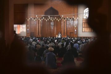 Mortífera explosión en una mezquita rompe la tregua en Afganistán