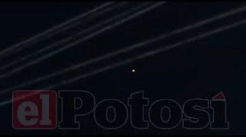 Luces de tres OVNIS resplandecen el cielo potosino