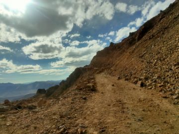 El deterioro del Cerro Rico es la razón por la que Potosí fue incluido por la lista de patrimonio en riesgo en 2014. 