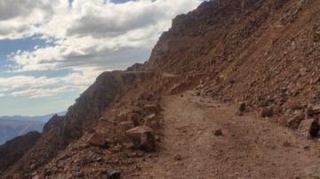 El deterioro del Cerro Rico es la razón por la que Potosí fue incluido por la lista de patrimonio en riesgo en 2014. 