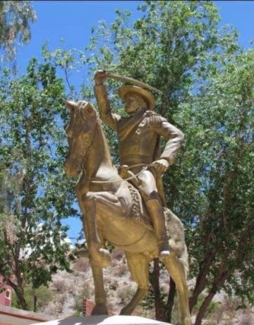 Monumento a Pedro Arraya.