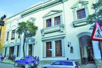 Aprehenden a una persona que supuestamente cobraba a nombre del alcalde