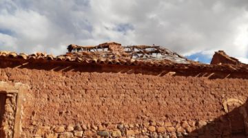 Para el periodo colonial, el detalle más importante es la existencia de los restos de un acueducto industrial del siglo XVI