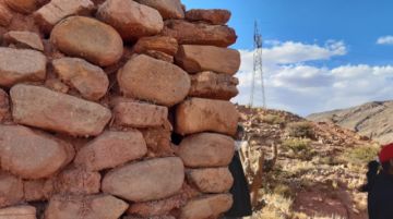 Para el periodo colonial, el detalle más importante es la existencia de los restos de un acueducto industrial del siglo XVI