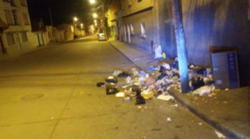 Piden a la ciudadanía no dejar basura en las calles esta jornada de encapsulamiento. FOTO EMAP