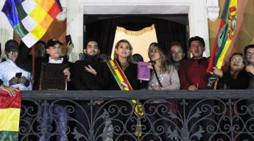 El MAS anuncia dos recursos de inconstitucionalidad contra la sucesión de Jeanine Añez