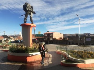 desinfectan los barrios en la jornada de restricción, aprovechando que no hay circulación vehicular  o peatonal