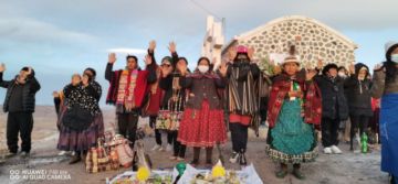 La ceremonia de este lunes estuvo a cargo de la Asociación Boliviana de Medicina Tradicional que aglutina a los cultores ancestrales de Cahuayo.