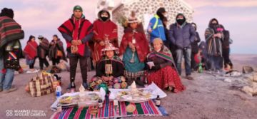 La ceremonia de este lunes estuvo a cargo de la Asociación Boliviana de Medicina Tradicional que aglutina a los cultores ancestrales de Cahuayo.