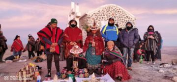 La ceremonia de este lunes estuvo a cargo de la Asociación Boliviana de Medicina Tradicional que aglutina a los cultores ancestrales de Cahuayo.
