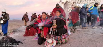 La ceremonia de este lunes estuvo a cargo de la Asociación Boliviana de Medicina Tradicional que aglutina a los cultores ancestrales de Cahuayo.