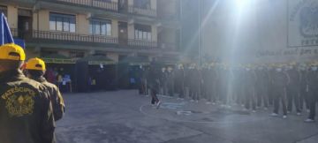 Los uniformados reciben la segunda dosis.