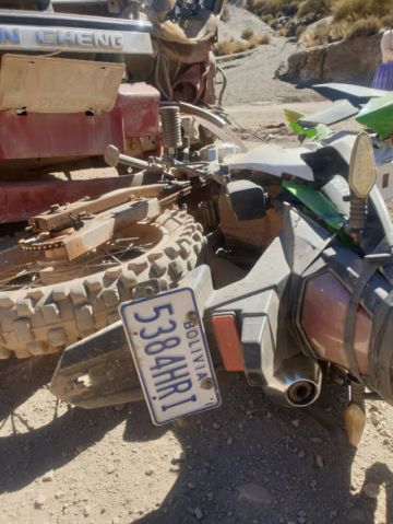 Las personas heridas de la motocicleta, de 36 y 38 años de edad, salieron positivo a covid-19