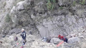 El accidente dejó, además, al menos 10 heridos, que fueron trasladados a la capital.