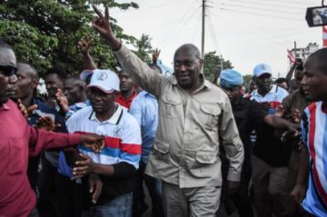 Reportan detención del líder del partido de oposición de Tanzania junto con otros miembros
