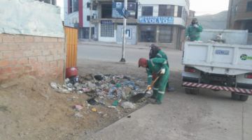 Realizan la limpieza de microbasurales.