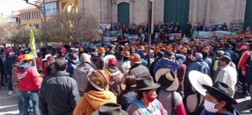Llegaron hasta la Plaza 10 de Noviembre