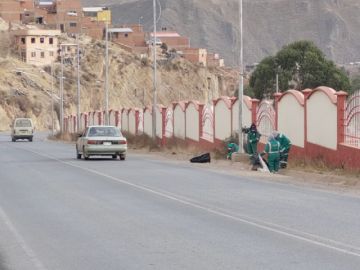 EMAP, con el personal a su cargo realiza las intervenciones en avenida Panamericana y en la Carretera Potosí - Oruro