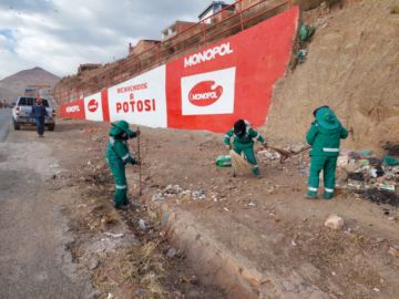 EMAP, con el personal a su cargo realiza las intervenciones en avenida Panamericana y en la Carretera Potosí - Oruro