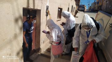 Para desarrollar esta labor, los estudiantes fueron adicionalmente capacitados para participar de la vacunación casa por casa. 