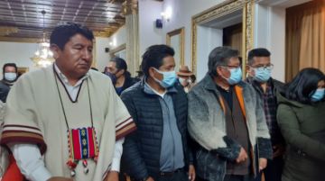 El acto fue en el Salón de los espejos 