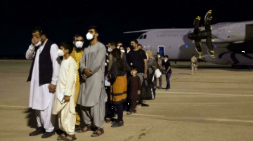 Aterriza en España el primer avión con evacuados de Afganistán