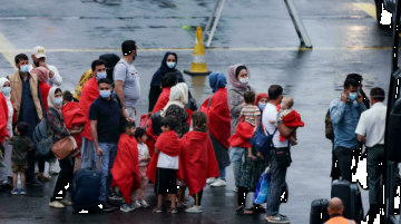 Llegan a Bélgica aviones con más de 200 personas evacuadas de Afganistán