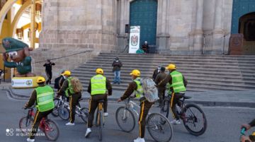 Las actividades deportivas se realizan en la plaza 10 de Noviembre