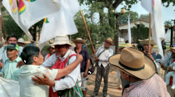 Indígenas avanzan hacia Ascensión de Guarayos y para evitar agresiones marcharon por la madrugada