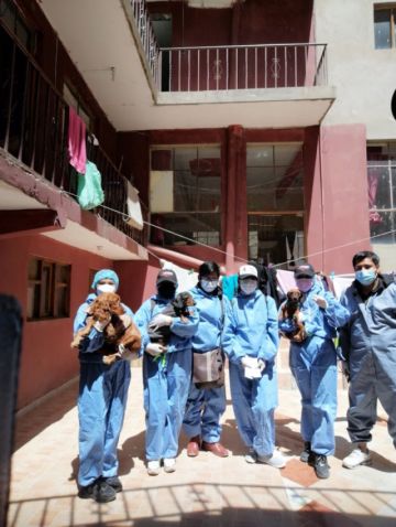 La vacunación se desarrolló en diferentes zonas. FOTOS: VÍCTOR HINOJOSA - FACULTAD DE MEDICINA UATF