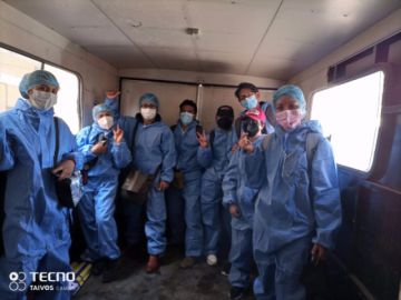 La vacunación se desarrolló en diferentes zonas. FOTOS: VÍCTOR HINOJOSA - FACULTAD DE MEDICINA UATF