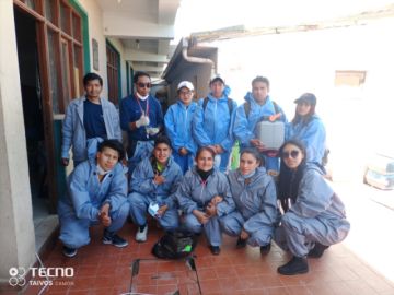 La vacunación se desarrolló en diferentes zonas. FOTOS: VÍCTOR HINOJOSA - FACULTAD DE MEDICINA UATF