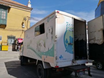 La vacunación se desarrolló en diferentes zonas. FOTOS: VÍCTOR HINOJOSA - FACULTAD DE MEDICINA UATF