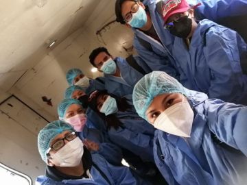 La vacunación se desarrolló en diferentes zonas. FOTOS: VÍCTOR HINOJOSA - FACULTAD DE MEDICINA UATF