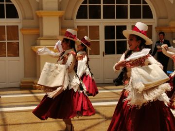 Hoy es el Día de la Cueca Boliviana.