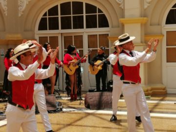 Hoy es el Día de la Cueca Boliviana.