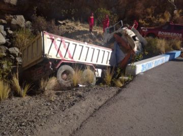 Dos personas pierden la vida en trágico accidente en la vía Potosí- Oruro