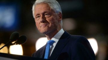 Expresidente de EEUU Bill Clinton sale del hospital