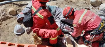 Los tres vehículos de la Unidad de Bomberos y todo el personal se constituyeron a la cooperativa Rosario Candelaria 70.